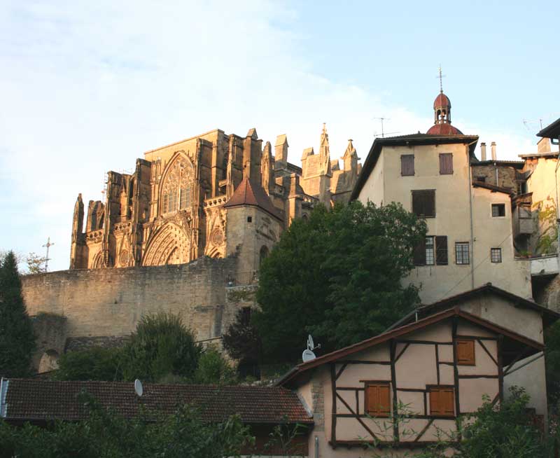Cité médiévale de SaintAntoinel'Abbaye Office de Tourisme Saint
