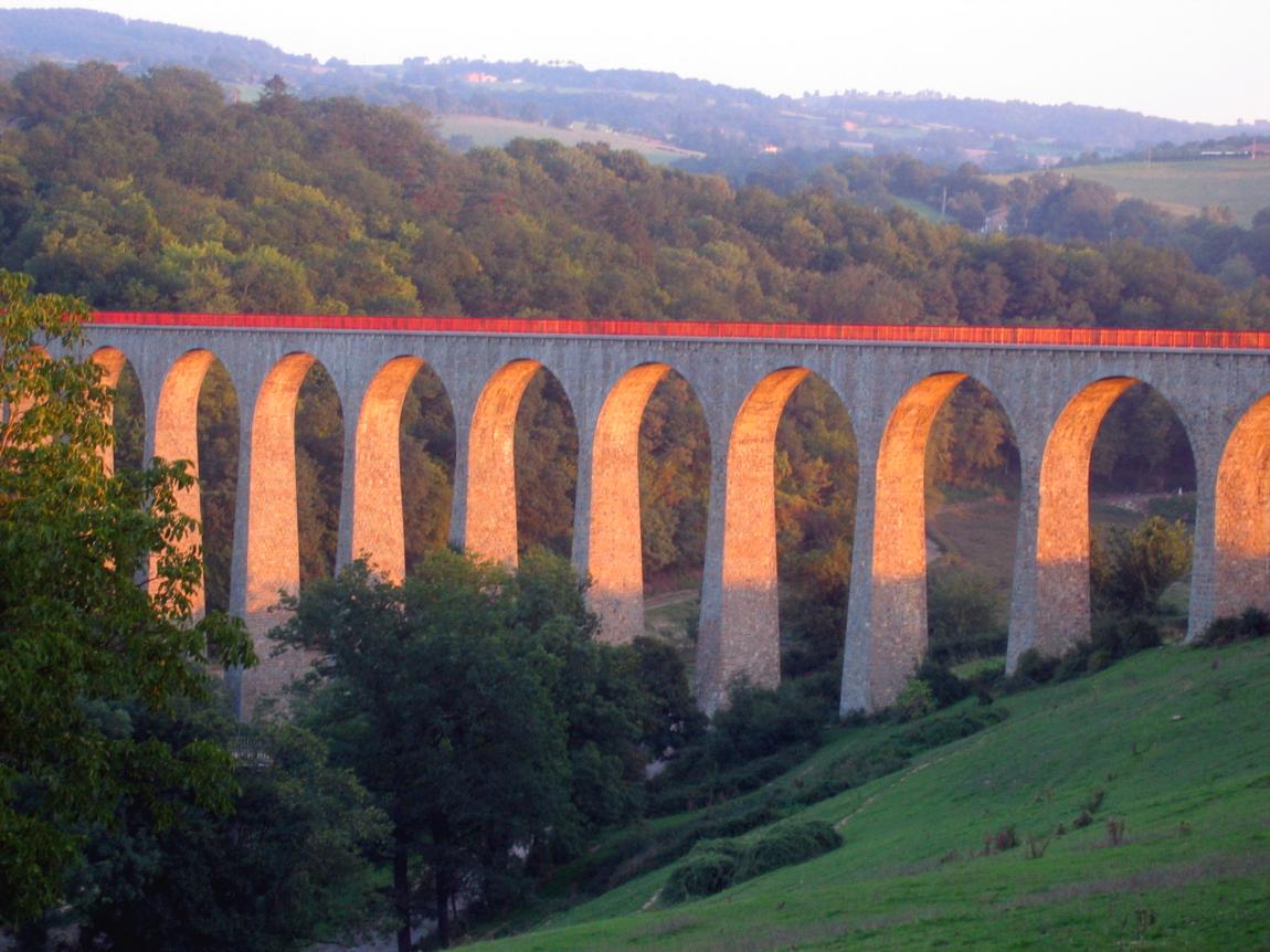 Auberge Du Viaduc St Symphorien De Lay