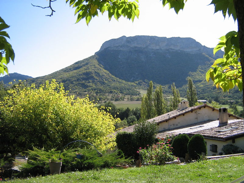 Vue sur le Revuaire - © Chambres d'hôtes Le Moulin d'Aimée Savournon Le Moulin d'Aimée Chambres d'hôtes - © Chambres d'hôtes Le Moulin d'Aimée Savournon