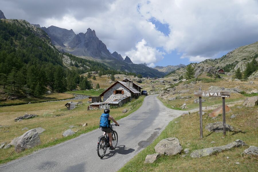Randonnée à vélo en vallée de la Clarée - La Grave / Prune Vellot