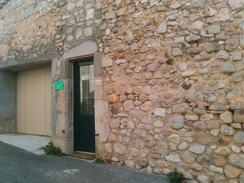 La petite maison près de la fontaine - © Office de Tourisme Sisteron Buëch
