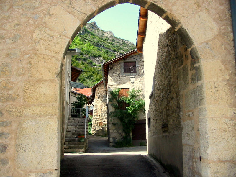 Porte fortifiée à la Beaume - © OTSDB La Beaume - © OTSDB