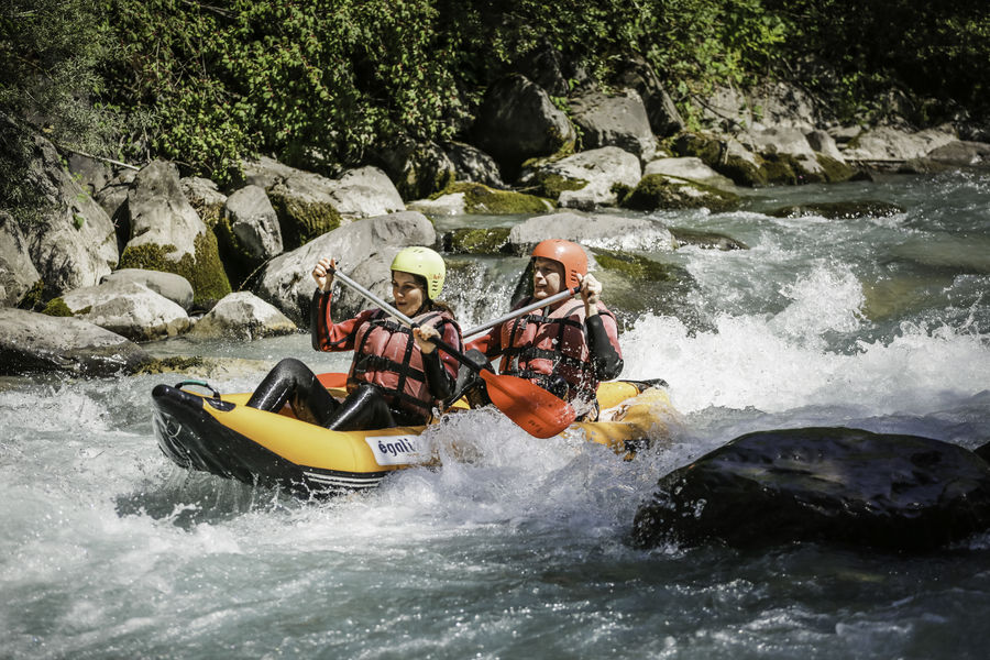 Cano-raft trip on the Giffre river
