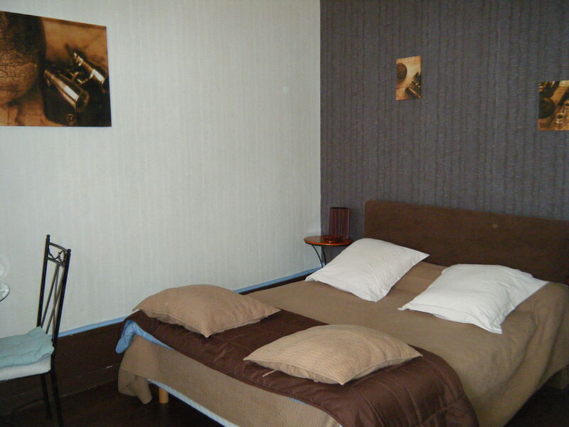 hotel-carredaix-2etoiles-aixlesbainsrivieradesalpes-chambre