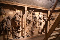 Visite du Caveau des momies à St-Bonnet-le-Château 42380