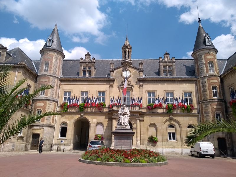Hotel De Ville Office De Tourisme De Melun Val De Seine