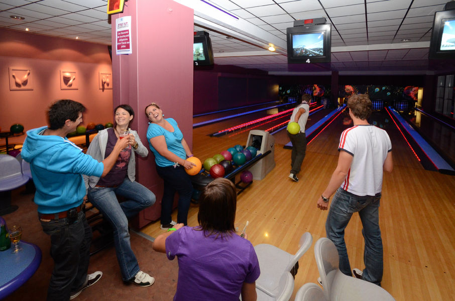 - © Gilles Baron BOwling - © Gilles Baron