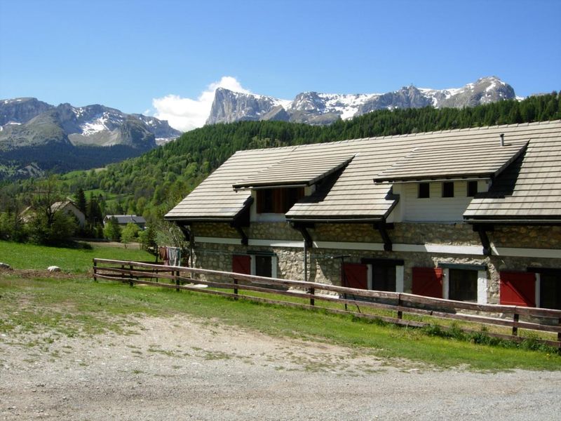 Le gîte 'Le Beau rêve' au coeur du massif du dévoluy, face au Pic de Bure. - © OT Dévoluy Le Beau Rêve - © OT Dévoluy