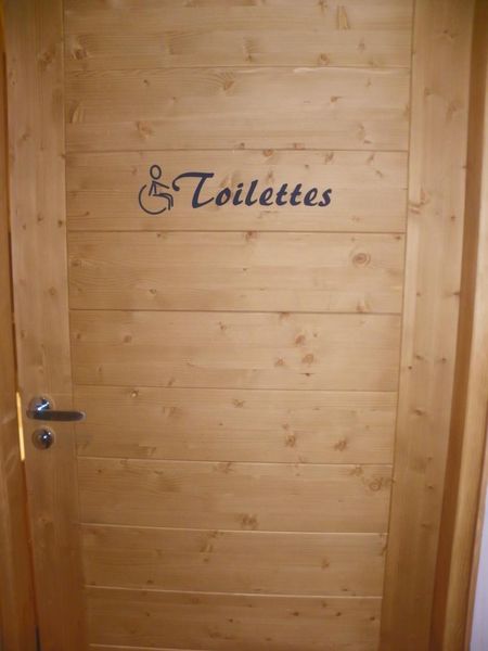 Acces toilettes