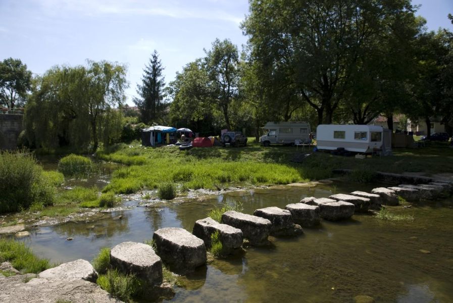 Camping_Municipal_Simandre_sur_Sura