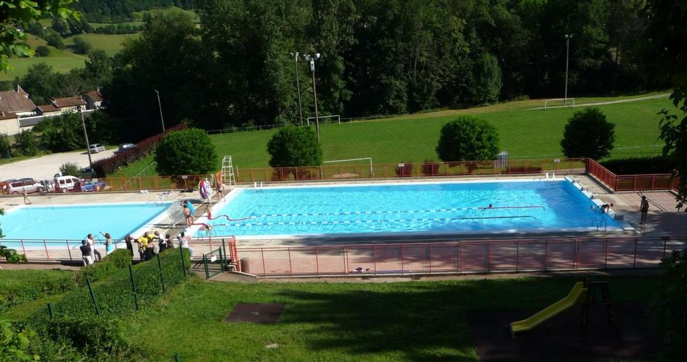 Piscine de Saint Geoire en Valdaine
