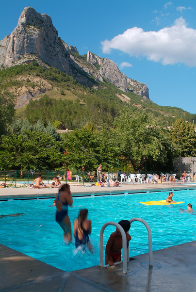 Piscine en plein air à Orpierre