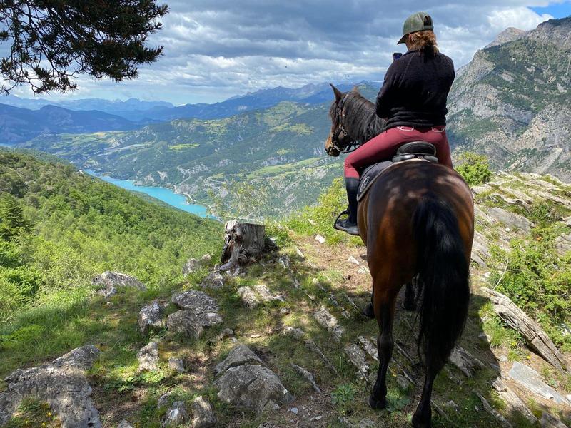 Enola et son cheval