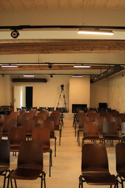 Salle de réunion format théâtre