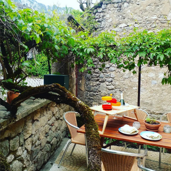 Gite La Maison Pain d'Epices Apero sur Terrasse en dessous des vignes