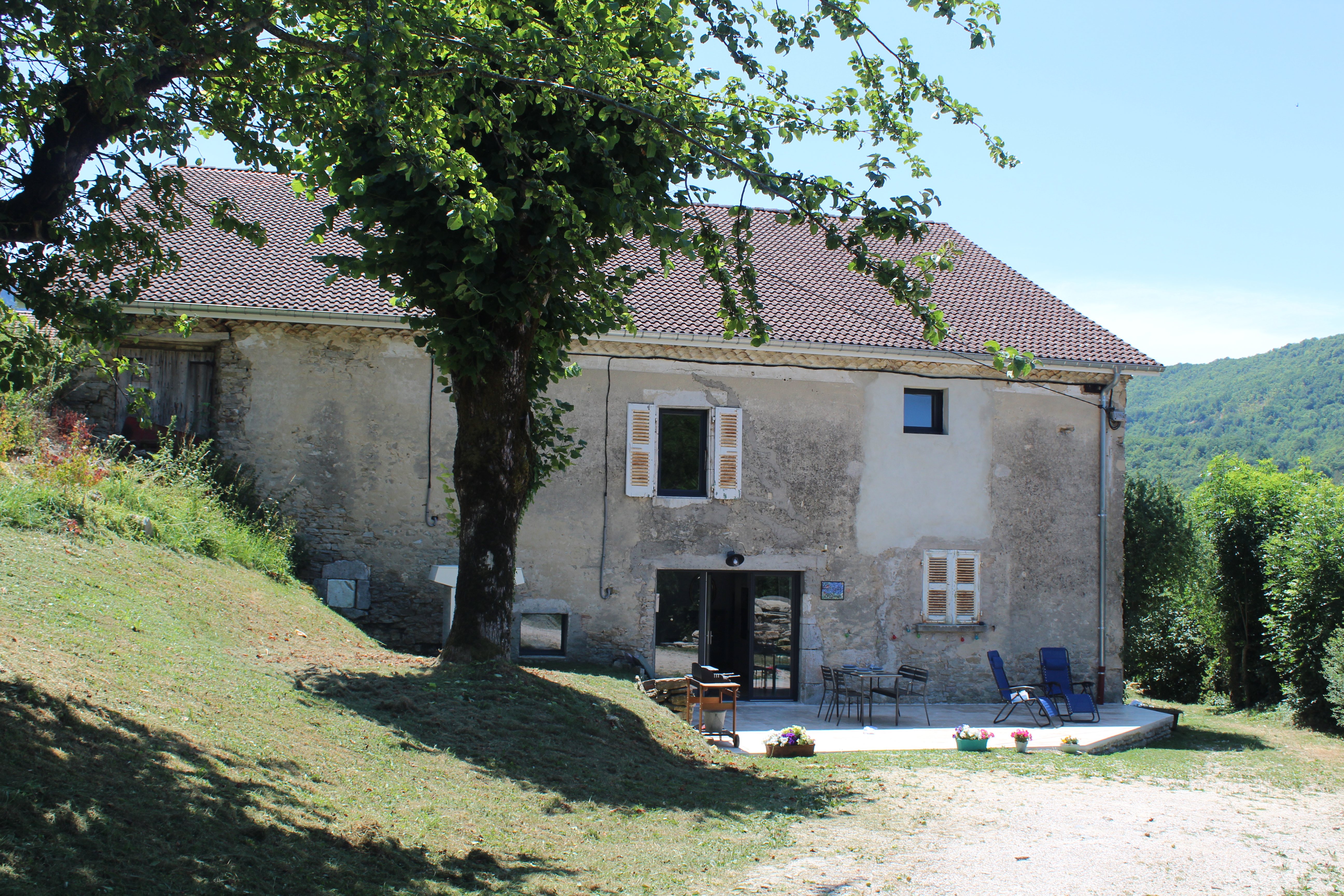 L'extérieur du Gîte des Nines à La Chapelle en Vercors