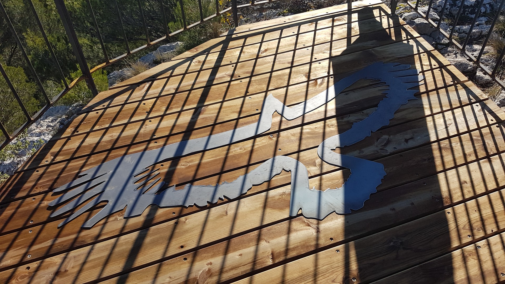 Belvédère de Notre-Dame du Château à Saint-Étienne-du-Grès, Saint-Étienne-du-Grès - photo 3