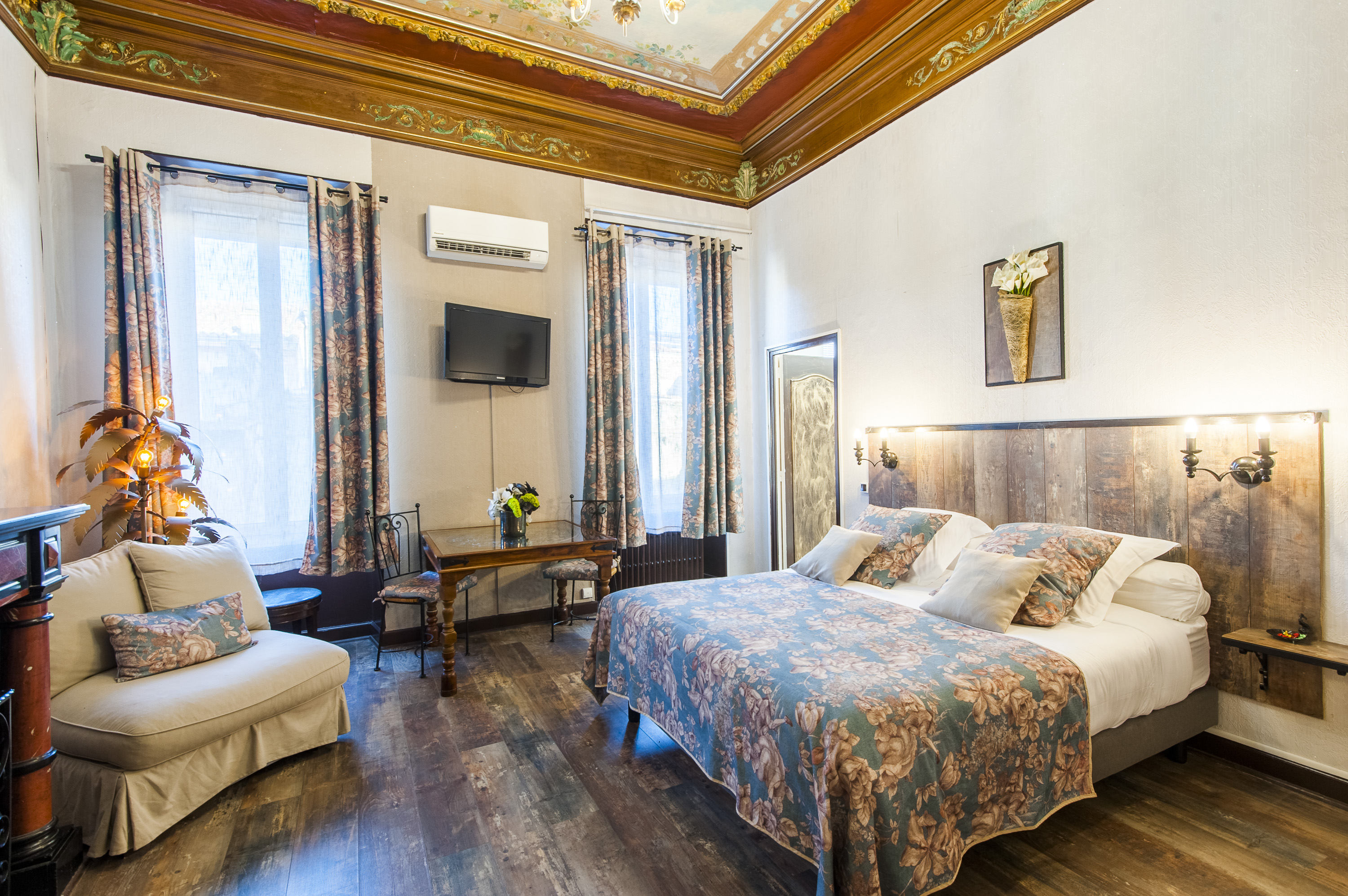 Hôtel de charme le Provence, Salon-de-Provence - photo 3