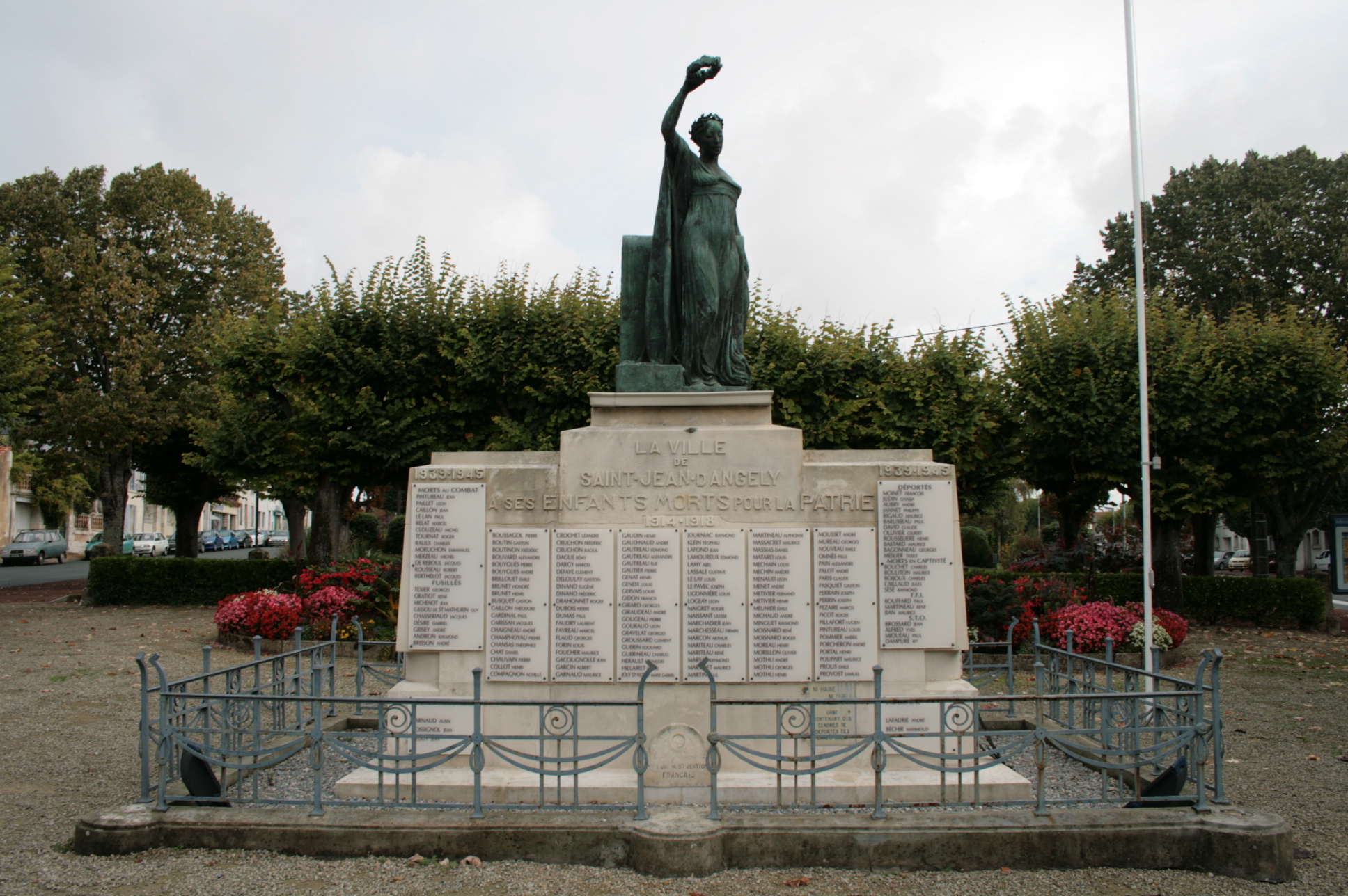 Le monument aux morts