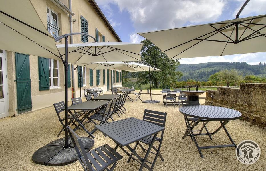 Grand Gîte avec piscine - 34 personnes et 11 chambres \