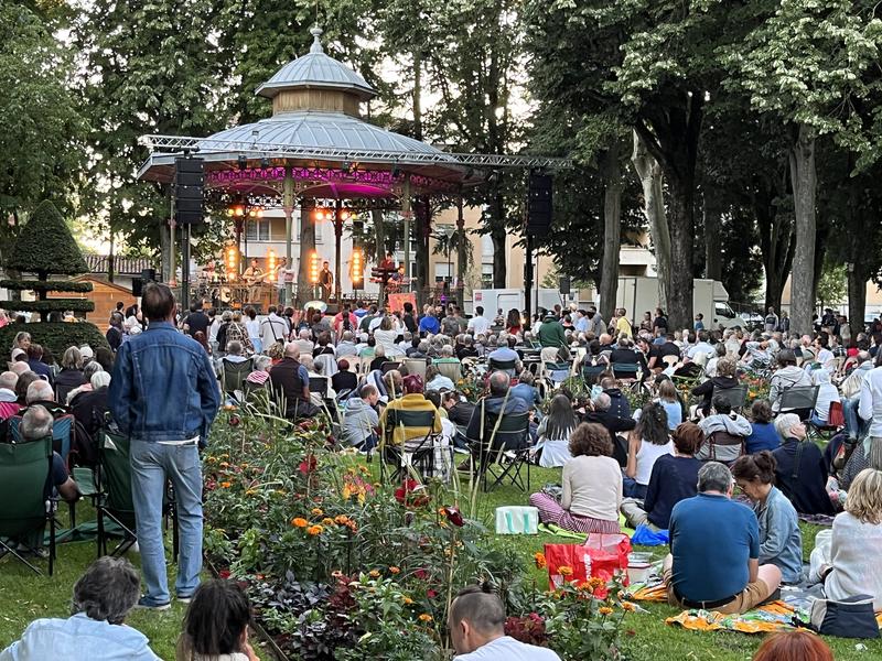 http://CAESARIA%20(Rock%20anglais)%20%20/%20Jeudis%20du%20kiosque