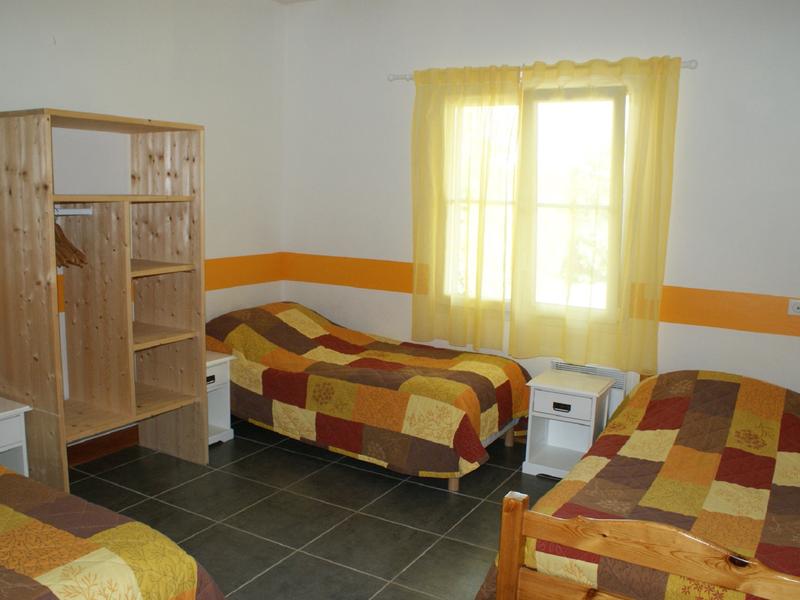 Chambre triple : 3 lits simples