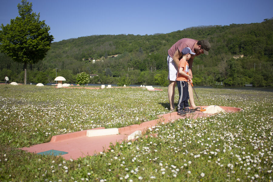 Base de loisirs Wam Park Lyon Condrieu - minigolf