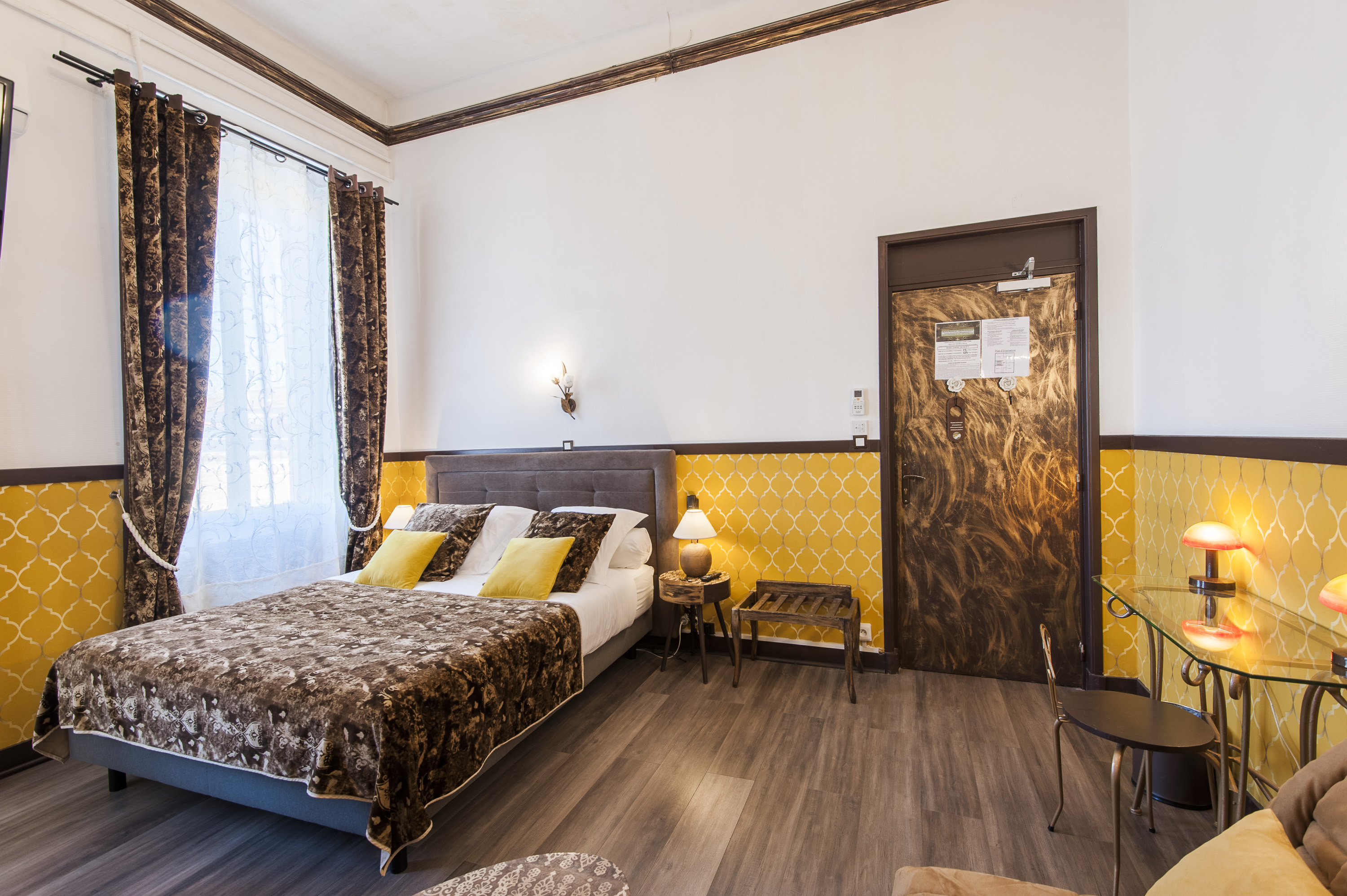 Hôtel de charme le Provence, Salon-de-Provence - photo 13