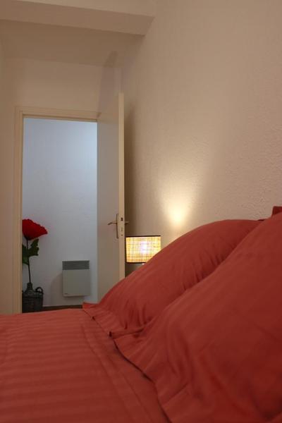 Gîte L'Armourier 2-Entrée chambre 1-Saint-Sauveur-sur-Tinée-Gîtes de France des Alpes-Maritimes