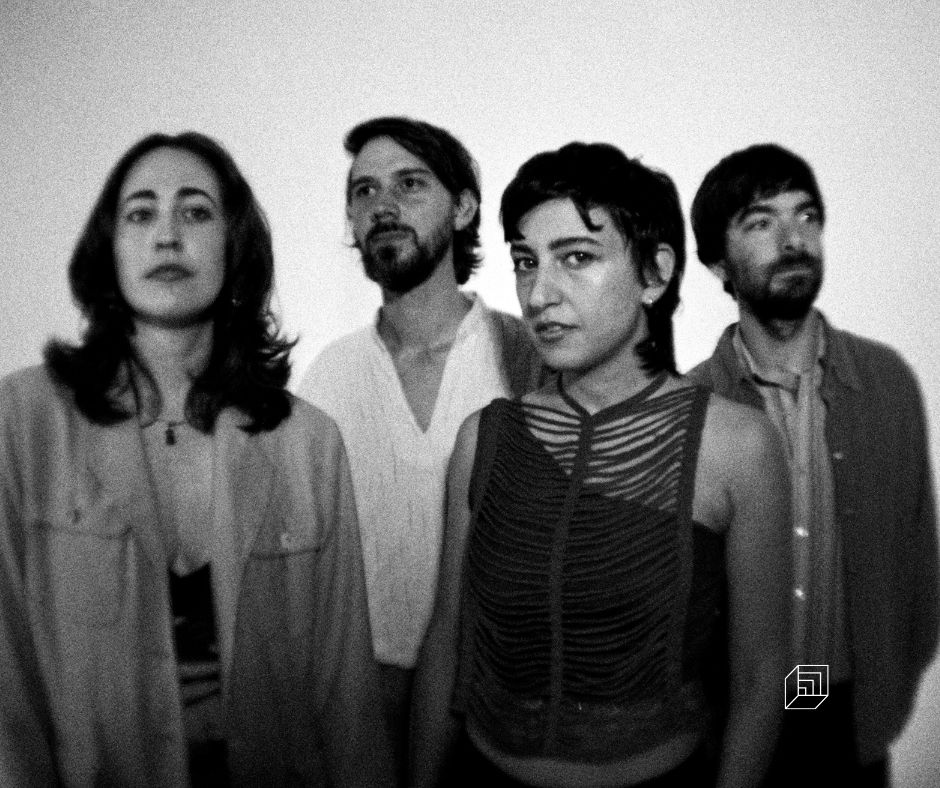 Derya Yildirim & Grup Simsek