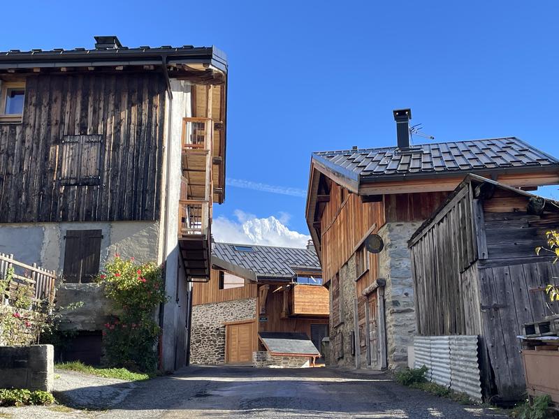 Dans les ruelles de Tincave sur la boucle des hameaux - Bozel