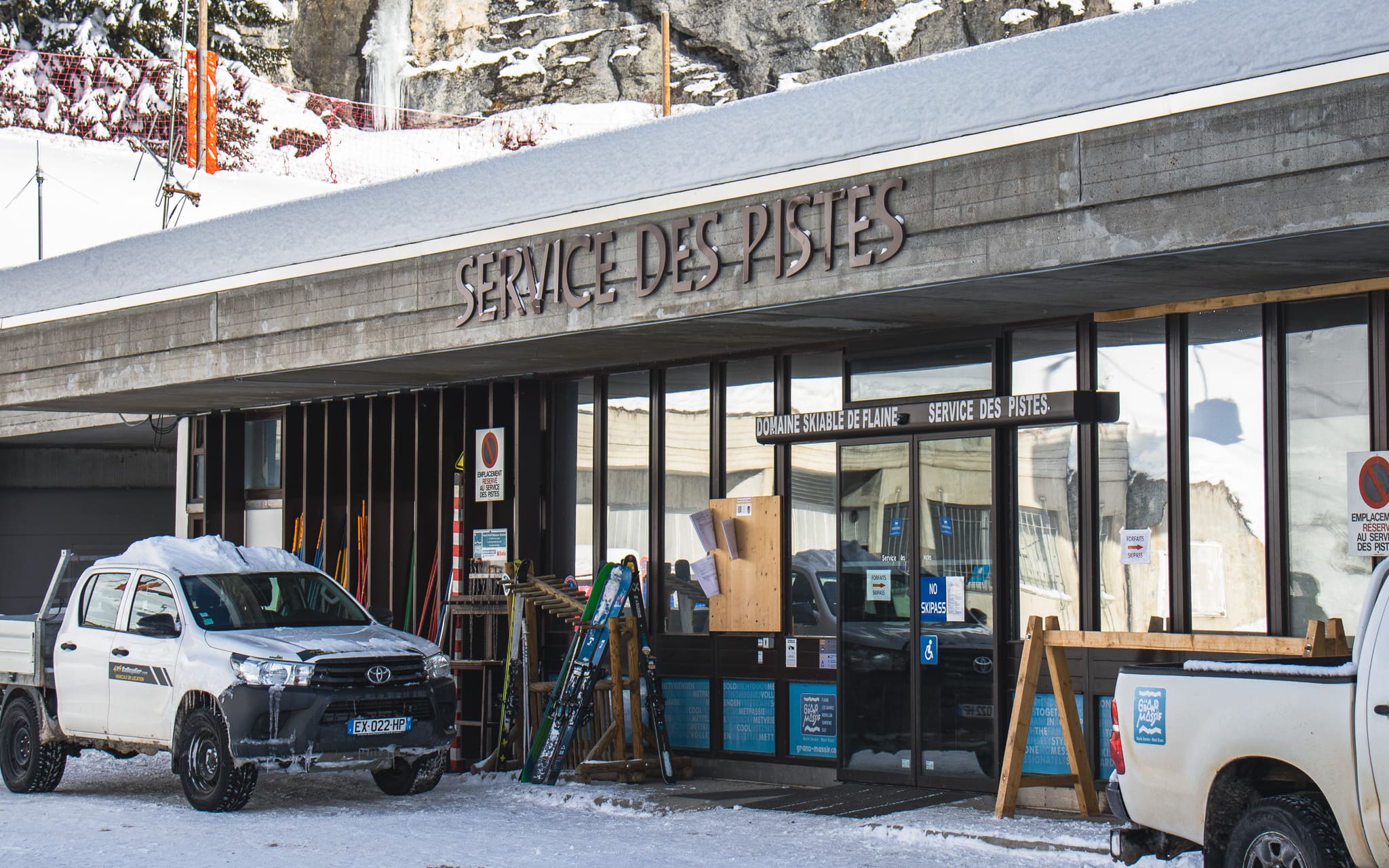 Devanture du service des pistes