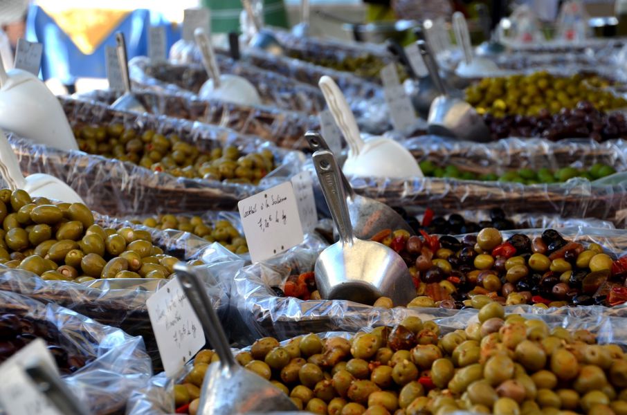 Marché de La Tour d'Aigues