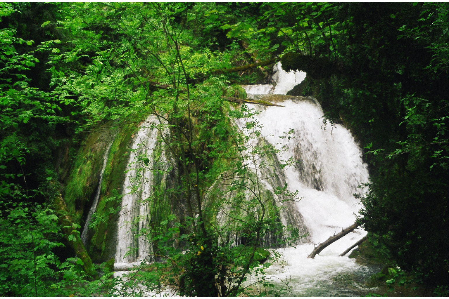 Grotte Corveissiat La cascade