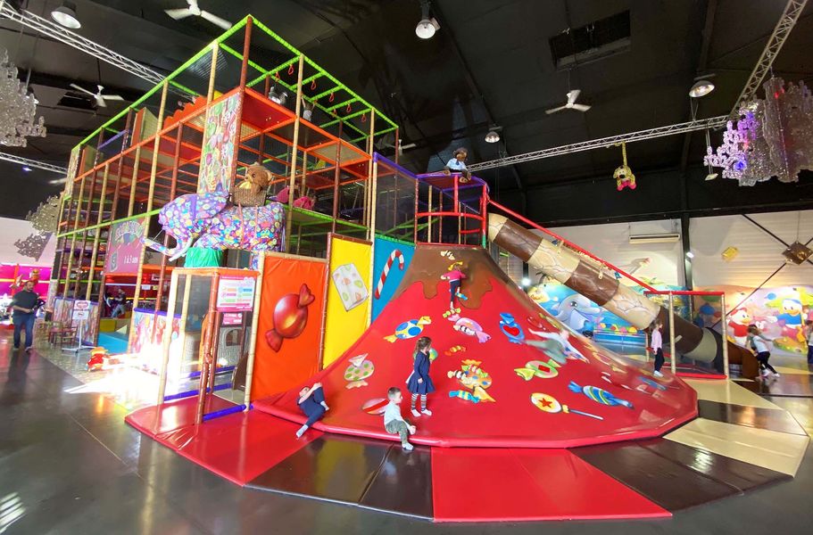 Parc de jeux couvert pour enfants