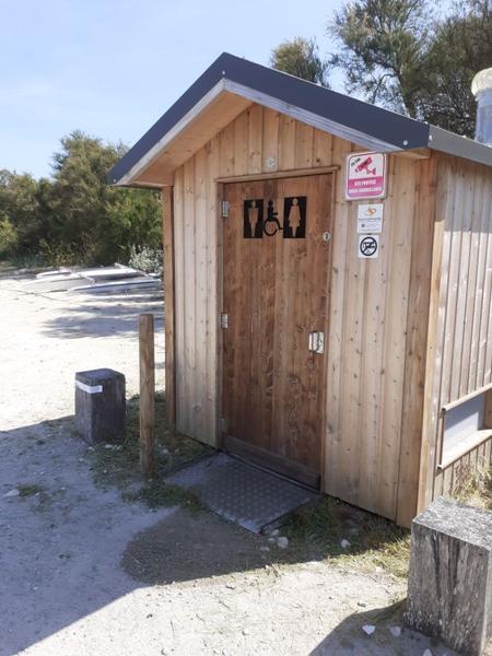 Toilettes publiques - Plage du Grouin
