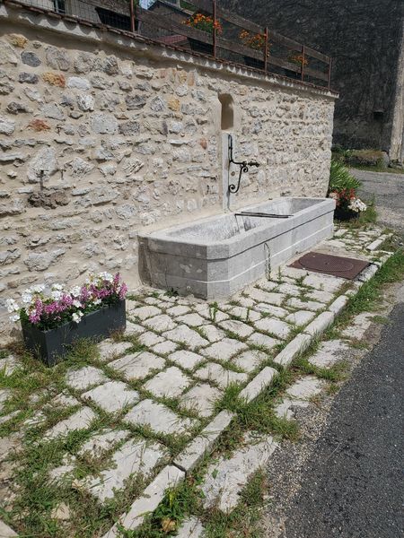 Fontaine à Granges