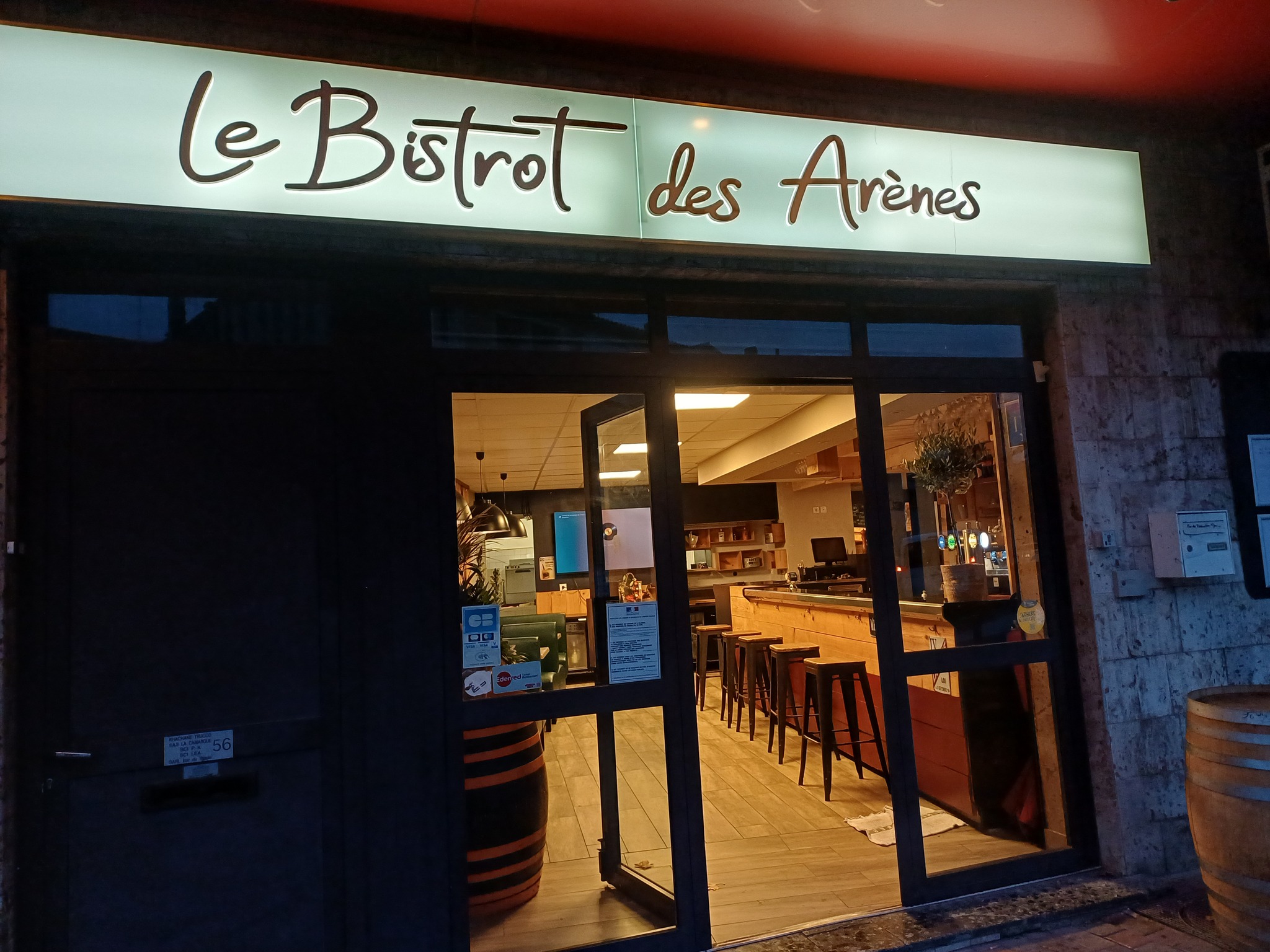 Le Bistrot des Arènes - photo 2