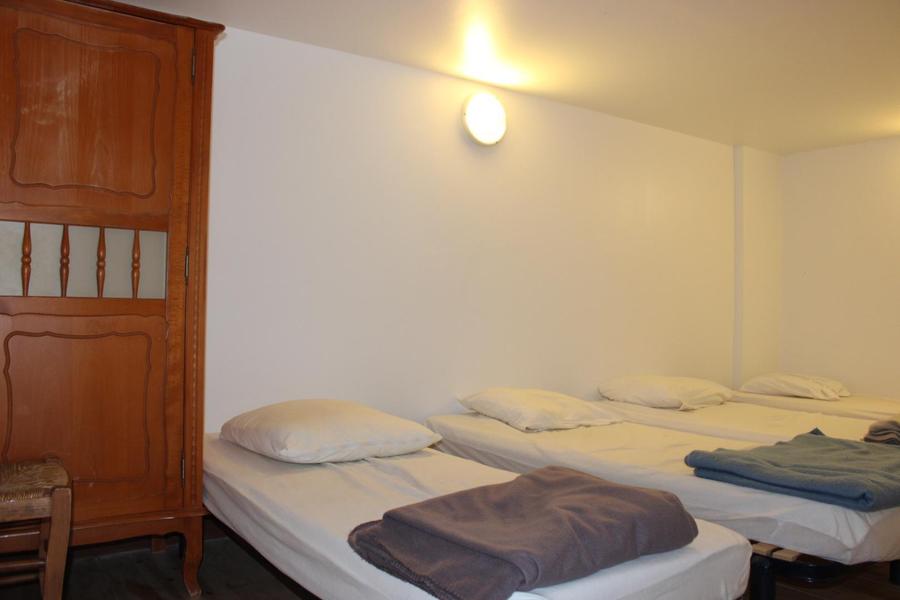 Grange des Tilleuls - Dortoir 2 personnes - Gîtes de Groupe d'Etape - Roure - Alpes-Maritimes