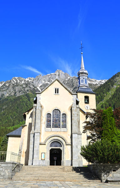 Eglise Saint Michel et Prieuré