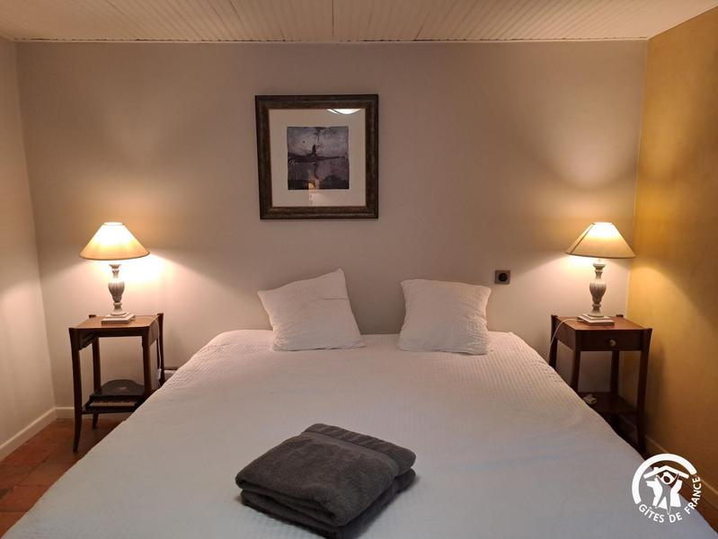 Le gîte du Tilleul de Bressolles - Le Bez - Gîtes de France Sud - chambre rdc