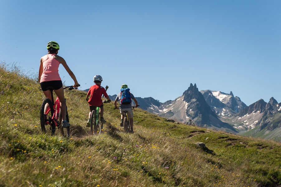 La combe de l'aiguille noire en VTT à Valloire