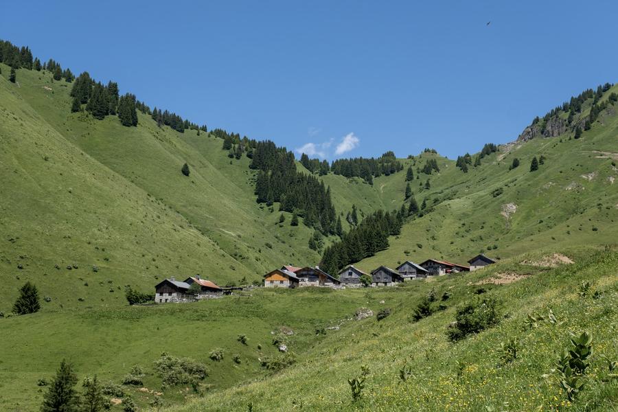 Massif de Tournette-Aravis GRP® - Partie Nord en 4 jours à pied