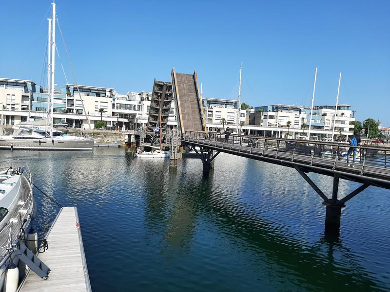 Passerelle du matelot Rousseau - bassin des chalutiers