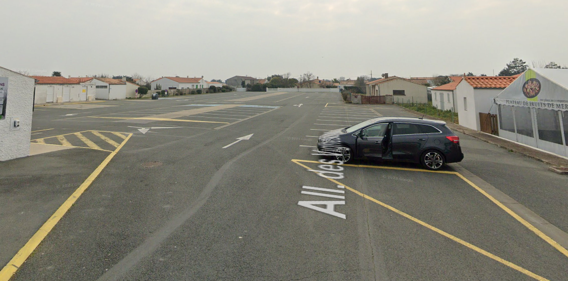 Parking derrière le marché