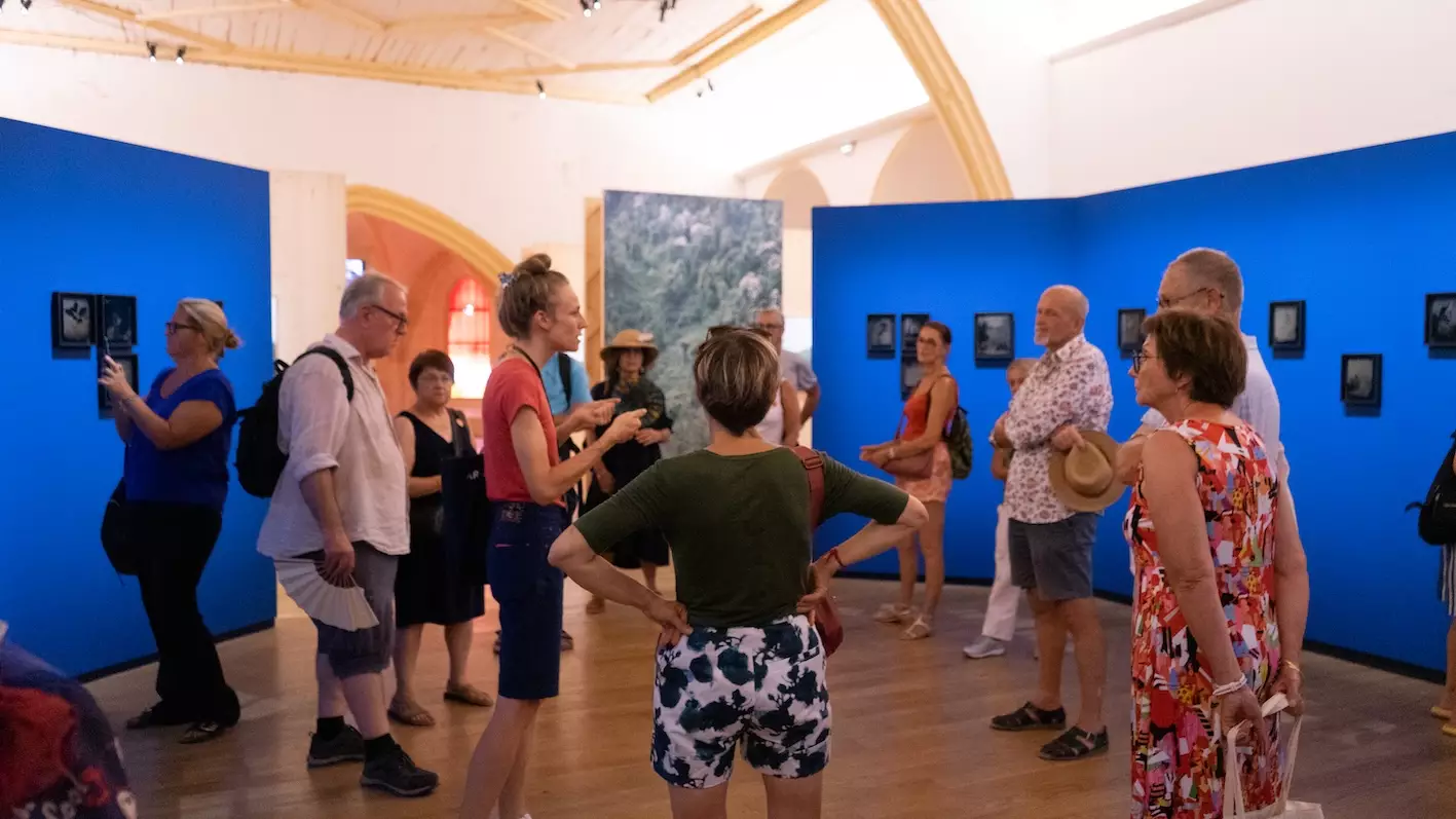 Visites guidées des expositions – Rencontres de la photographie d’Arles 2025