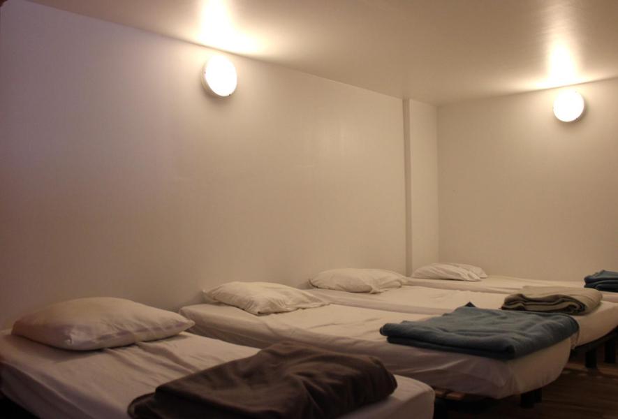 Grange des Tilleuls - Dortoir 4 personnes - Gîtes de Groupe d'Etape - Roure - Alpes-Maritimes