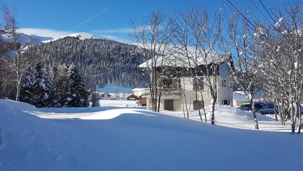 Vue extérieure sous la neige