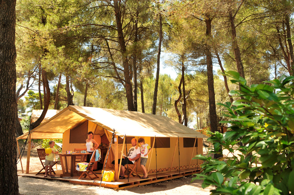 Camping Les Pinèdes du Luberon, Pertuis - photo 8