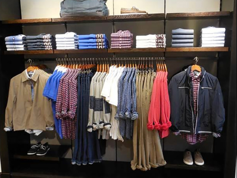 Tommy Hilfiger — photo 3